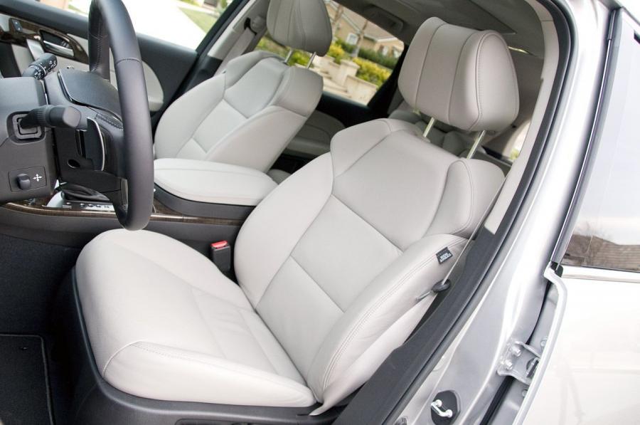 Интерьер Acura MDX (YD2) 2010 года  (фото 40 из 56)